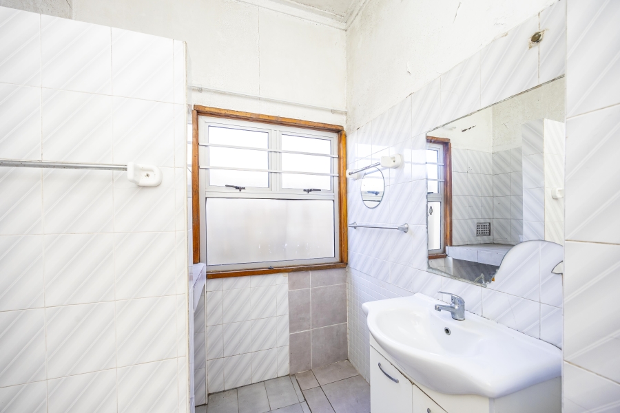 6 Bedroom Property for Sale in Quigney Eastern Cape